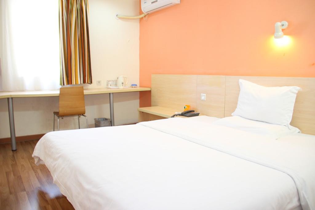 7Days Inn Guangzhou Baiyun International Airport Renhezhen エクステリア 写真