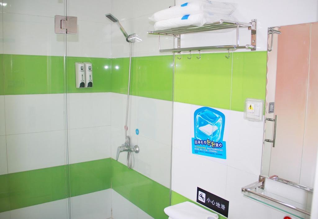 7Days Inn Guangzhou Baiyun International Airport Renhezhen エクステリア 写真