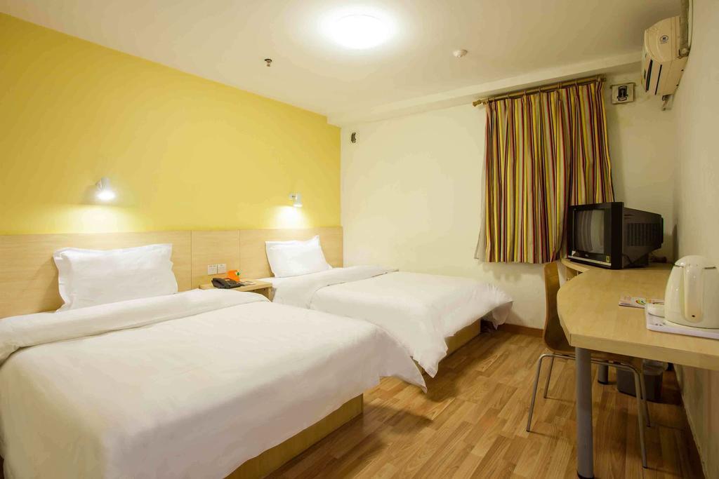 7Days Inn Guangzhou Baiyun International Airport Renhezhen 部屋 写真