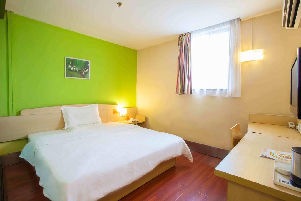 7Days Inn Guangzhou Baiyun International Airport Renhezhen 部屋 写真