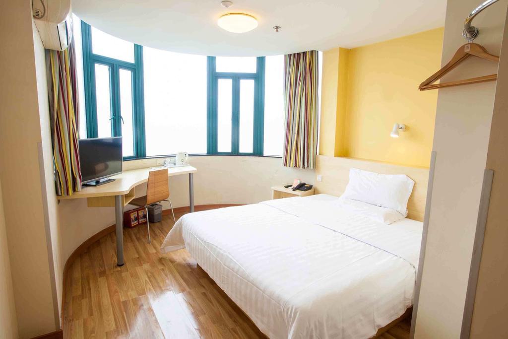 7Days Inn Guangzhou Baiyun International Airport Renhezhen 部屋 写真