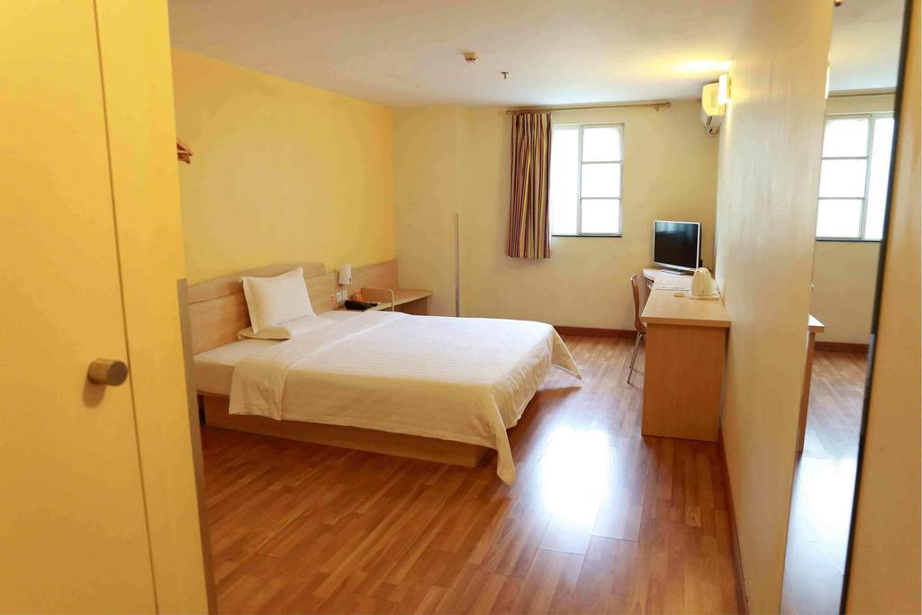 7Days Inn Guangzhou Baiyun International Airport Renhezhen 部屋 写真