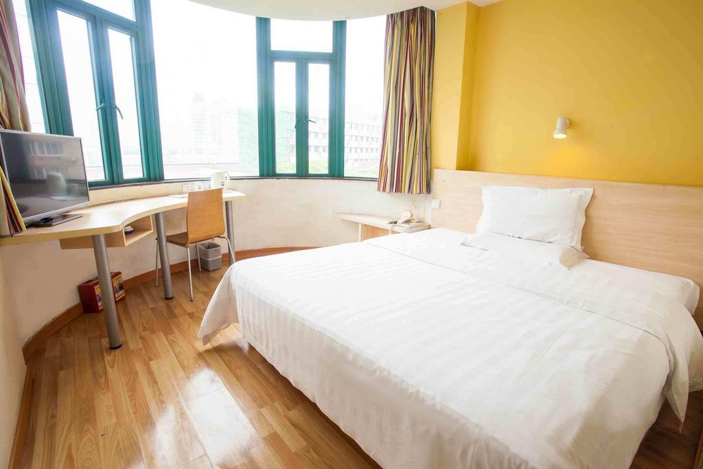 7Days Inn Guangzhou Baiyun International Airport Renhezhen 部屋 写真